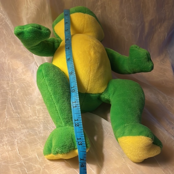Gund Plush Green Frog Stuffed Animal with cute eyes green & yellow unisex - Picture 5 of 7